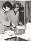 Вртић и јасле „Краљица Марија“ 1952-1971. особље вртића и деца,одлазак на летовање, подела оброка